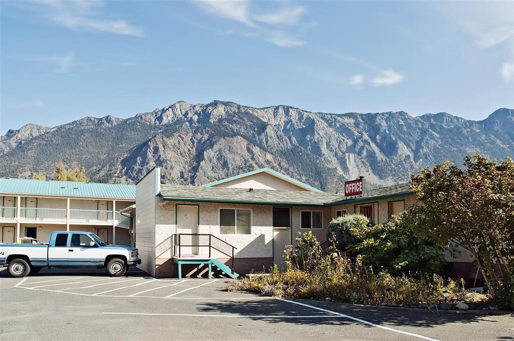 Canadas Best Value Inn Mile-0-Motel Lillooet Exterior photo
