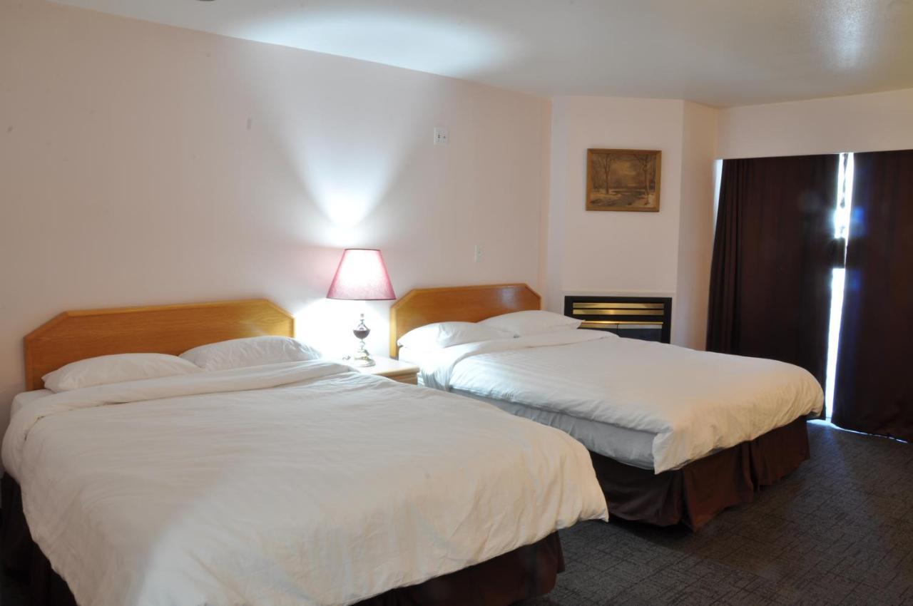 Canadas Best Value Inn Mile-0-Motel Lillooet Exterior photo