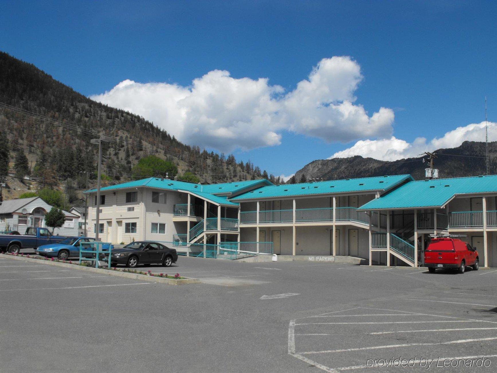 Canadas Best Value Inn Mile-0-Motel Lillooet Exterior photo